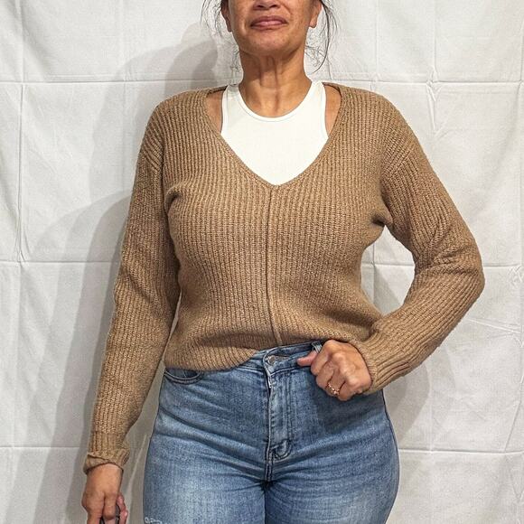 BP. Camel Super Soft Slouchy Oversized V-Neck Sweater Sz XS NWT - Picture 1 of 12